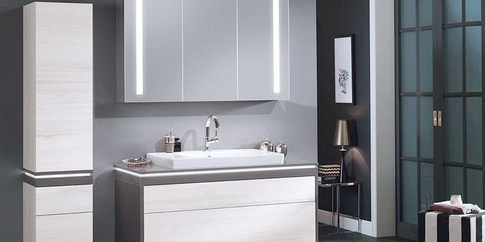 Ein Badezimmer Moebelset